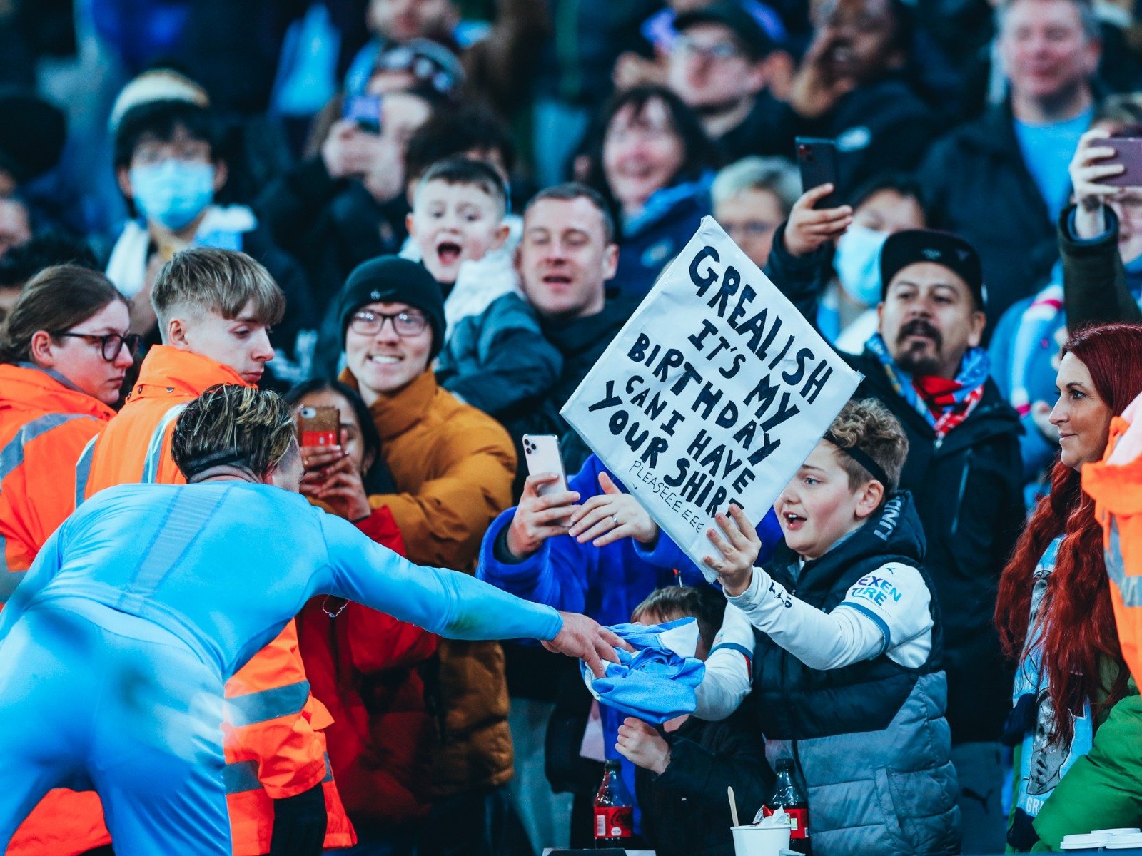 轻运动员提 轻运动员提