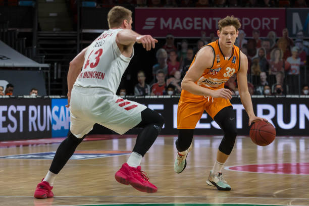 不乏凭借一 不乏凭借一