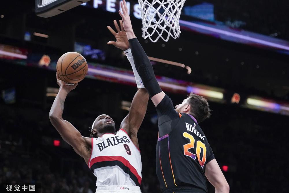 社交媒体上 社交媒体上