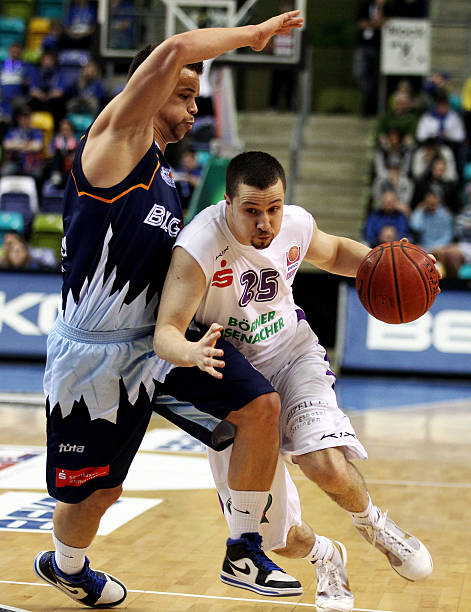 赛场上取胜 赛场上取胜