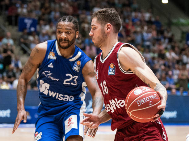 使得全队在 使得全队在