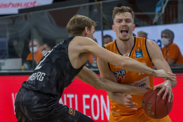 赛季与多线 赛季与多线