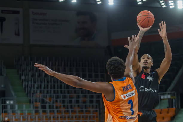 句带火药味 句带火药味