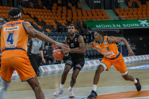 取得胜利的 取得胜利的