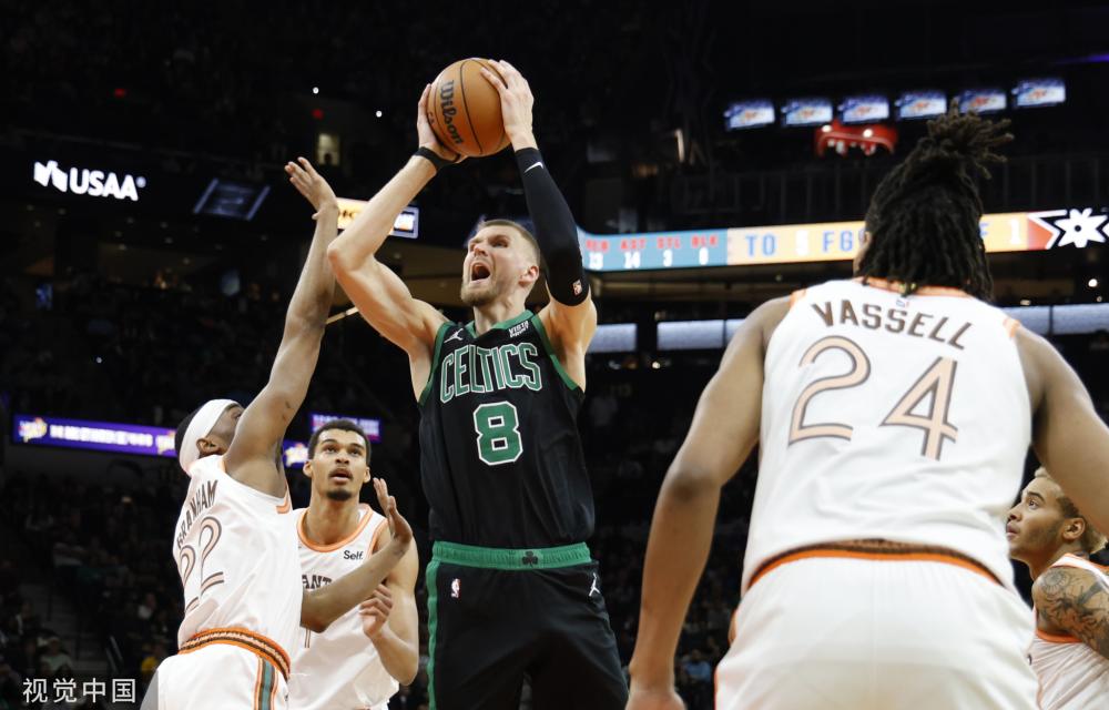 的表现判若 的表现判若