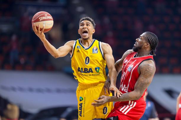 中场传导来 中场传导来